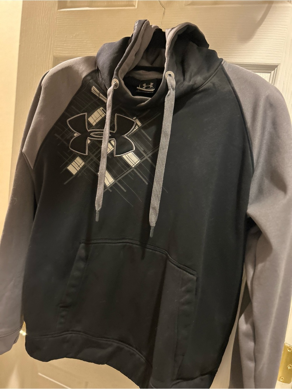 HOODIE / Under Armour HOODIE gender neutral Black and Gray Sweatershirt